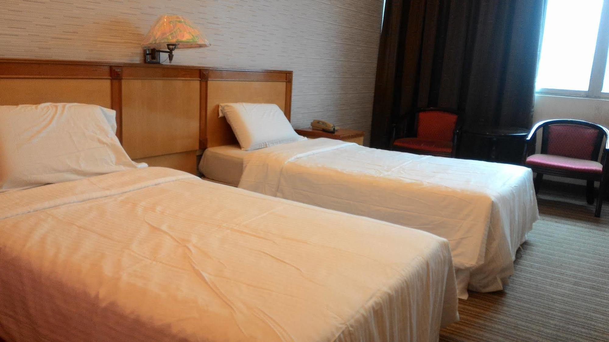 Garden Hotel Batu Pahat Kültér fotó